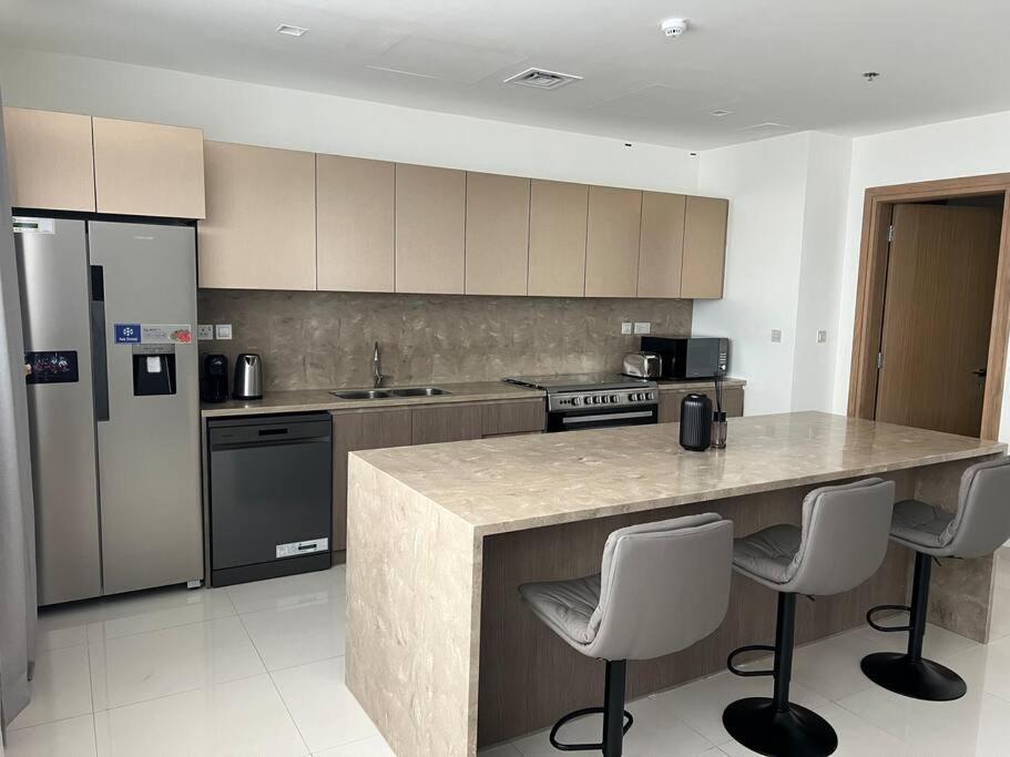 2br + Maid With Fantastic View *