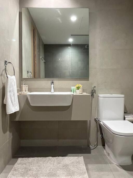 2br + Maid With Fantastic View